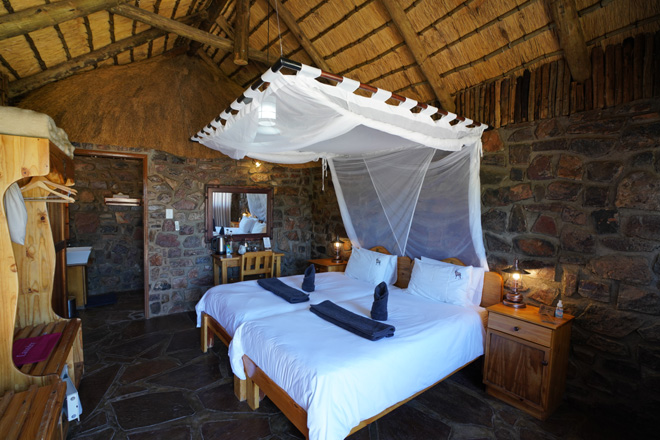 Picture of twin room at Canyon Lodge Accommodation at Fish River Canyon in Namibia