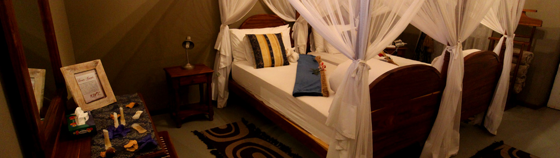 Duwisib Castle Accommodation - room with twin single beds