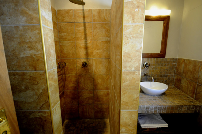Halali Etosha double room with en-suite bathroom